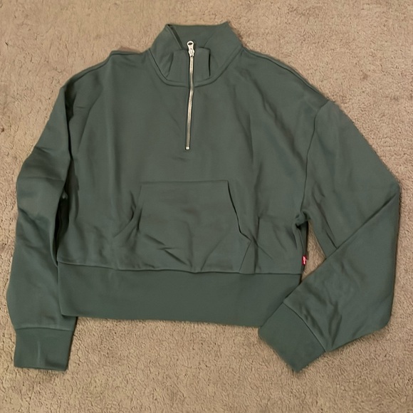 NWT Levi’s cropped quarter zip pullover - Picture 1 of 6